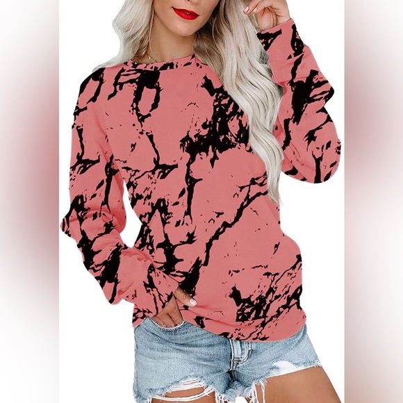 New with tags long sleeve woman’s top. Super comfortable - Picture 1 of 3